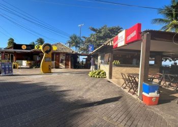 União determina multas e descarta demolição de quiosques na orla
