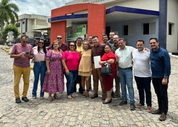 Deputado Raniery Paulino entrega emenda no valor de 200 mil reais para o Hospital Flavio Ribeiro em Santa Rita