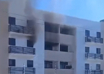 Apartamento com três crianças sozinhas pega fogo em Paratibe