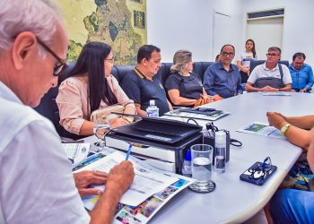 Prefeito assina convênio com entidades sociais para fortalecer o cuidado com população mais vulnerável da Capital