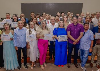 Prefeito dá posse aos novos conselheiros tutelares, destaca importância histórica do elo entre a sociedade e o Poder Público