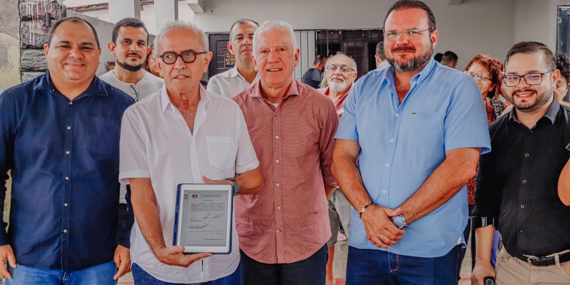 Cícero Lucena autoriza obras de pavimentação em 10 ruas do Cuiá, que ficará 100% pavimentado