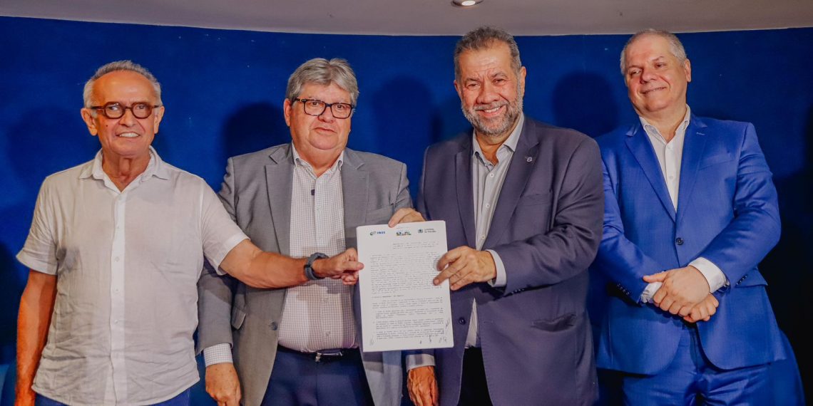 Cícero Lucena assina Termo de Cooperação com Governo do Estado e INSS para facilitar acesso da população aos serviços sociais