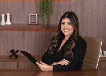 Advogada e cliente investigado por assassinato são mortos a tiros na saída de delegacia no Rio Grande do Norte