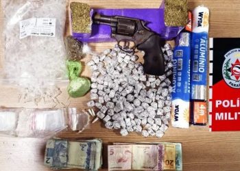 Polícia intensifica combate ao tráfico e apreende drogas e arma de fogo