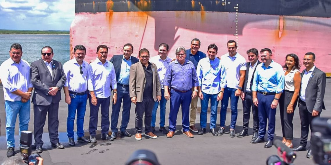 Deputados prestigiam visita do ministro Silvio Costa Filho ao Porto de Cabedelo