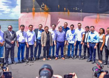 Deputados prestigiam visita do ministro Silvio Costa Filho ao Porto de Cabedelo