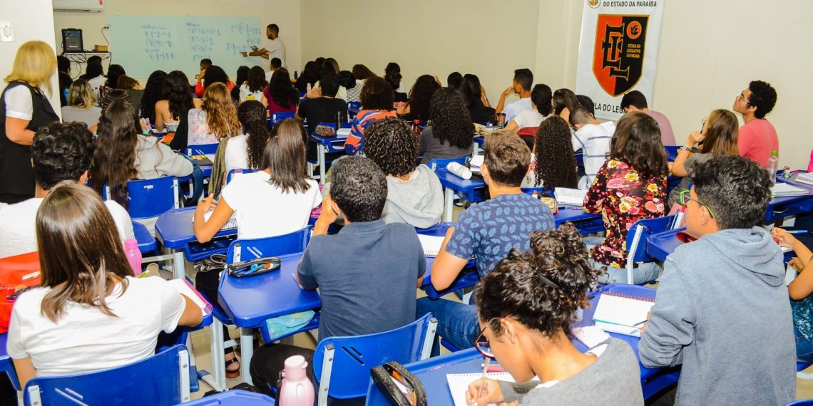 ELEGIS divulga edital para cursinho preparatório para o Enem 2024