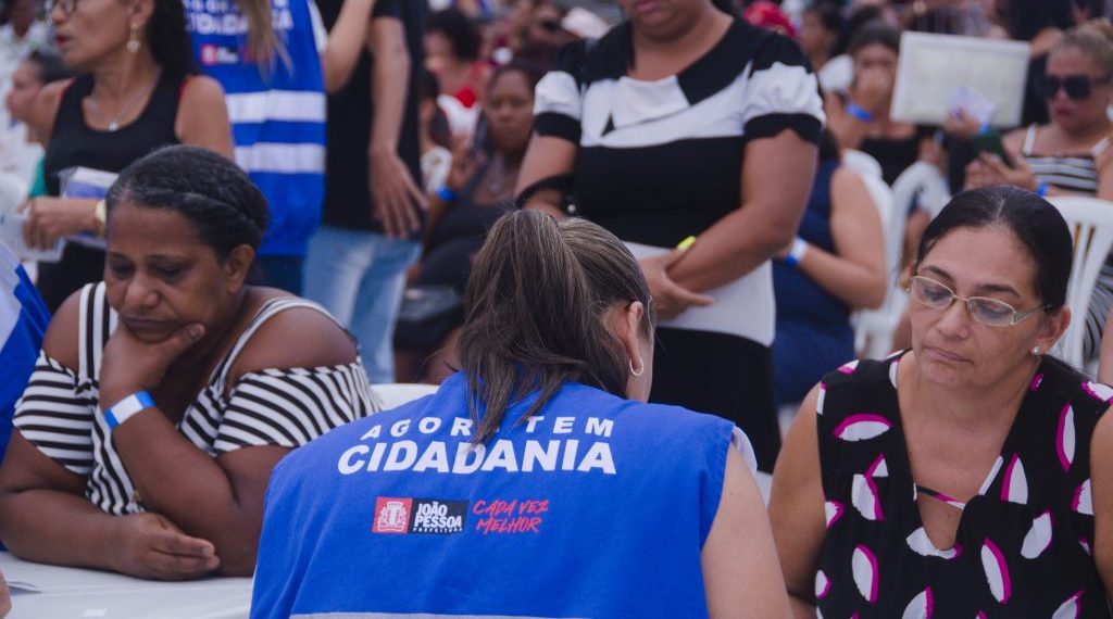 Prefeitura realiza evento Porta Aberta e beneficiários do Auxílio Moradia acessam diversos serviços