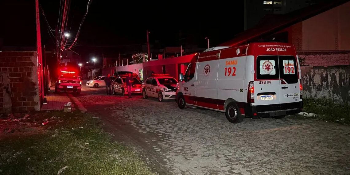 Funcionários são feitos reféns durante assalto, em Intermares