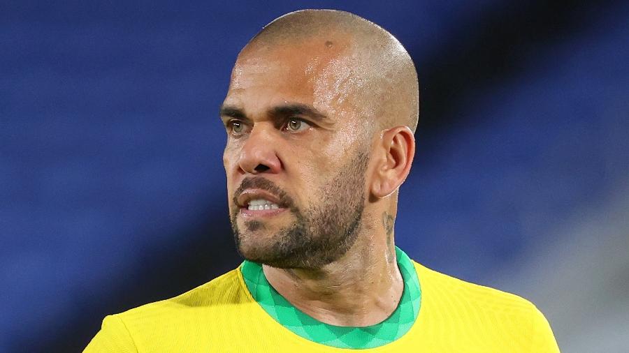 Daniel Alves é condenado a 4 anos e 6 meses de prisão