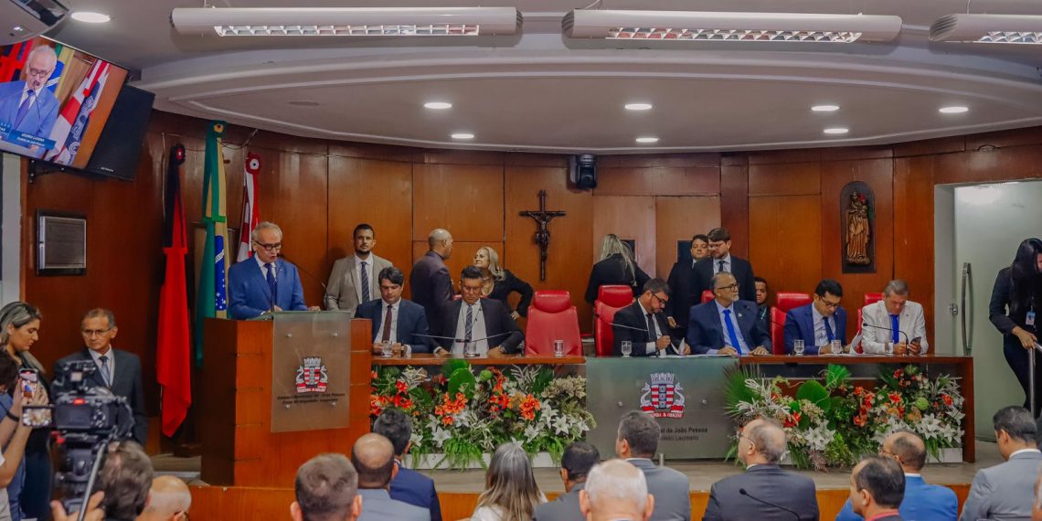 Cícero Lucena abre os trabalhos legislativos da Câmara Municipal e anuncia a construção em cinco meses do Hospital Dia