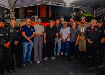 Ao lado do governador, Cícero Lucena celebra segurança dos foliões durante o segundo dia do Folia de Rua