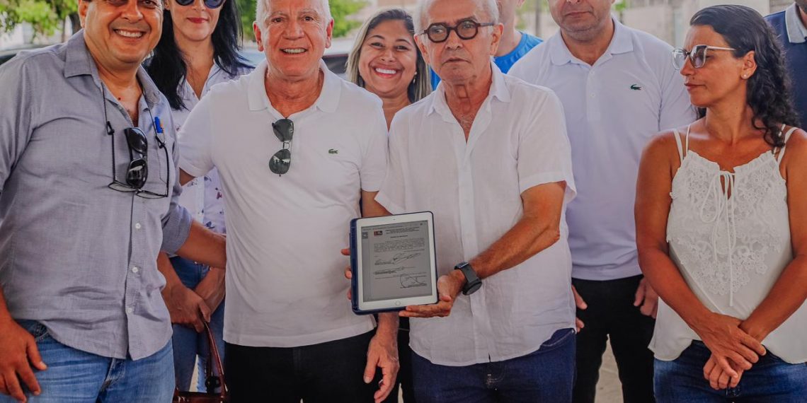 Cícero Lucena autoriza obras de pavimentação, com infraestrutura completa, em 15 ruas de oito bairros da Capital