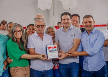 Chuva com fortes ventos provocam quedas de árvores, telhados e deixa prejuízo em JP