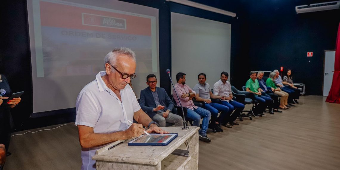 PRF prende foragido da Justiça e apreende carga de queijos sem nota fiscal