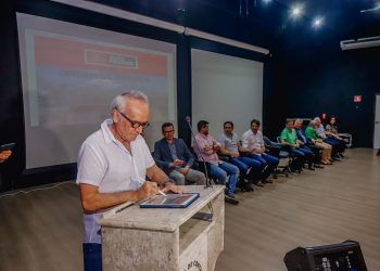 PRF prende foragido da Justiça e apreende carga de queijos sem nota fiscal