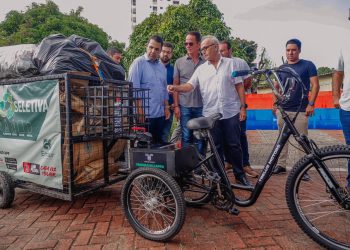 Cícero Lucena apresenta triciclo elétrico e varredeira à vácuo, duas inovações para a limpeza urbana de João Pessoa