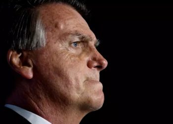 Bolsonaro comparece à PF, mas fica em silêncio durante depoimento sobre golpe