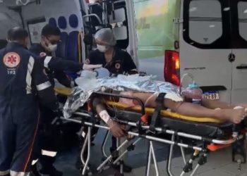 Homem é socorrido após ser atingido por tiros em Bayeux