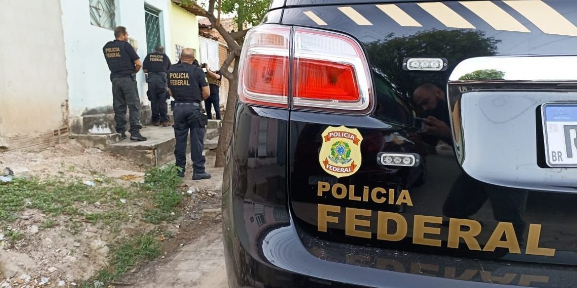 PF prende suspeitos de emprestarem conta bancária para movimentar dinheiro do tráfico na Paraíba