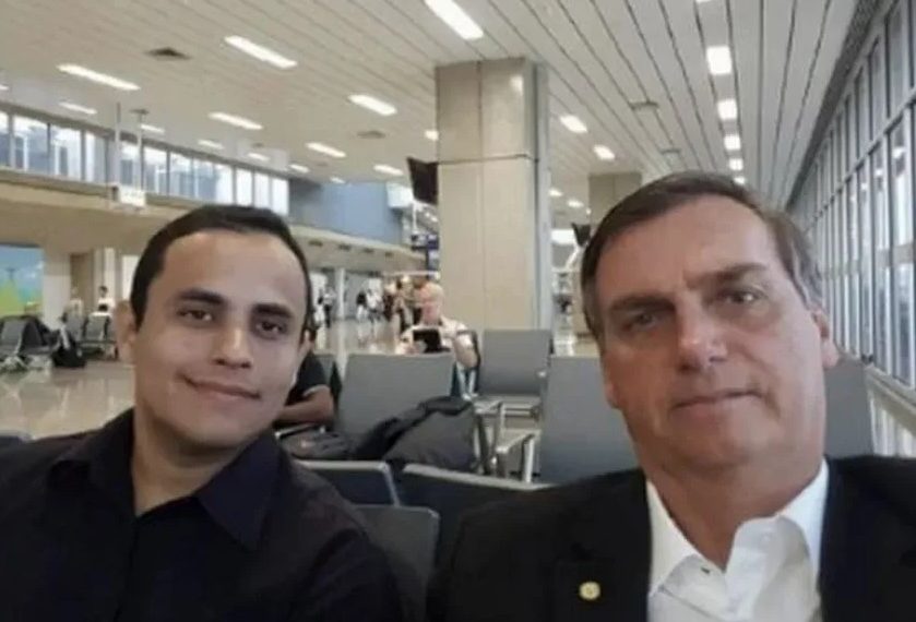 Bolsonaro e ex-assessor paraibano são alvos de operação da Polícia Federal