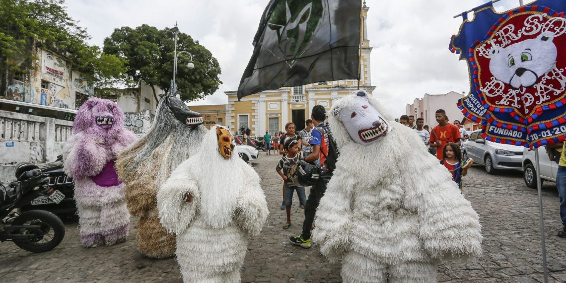 Carnaval Tradição termina hoje em João Pessoa com desfile dos ursos e Maracatu Pé de Elefante