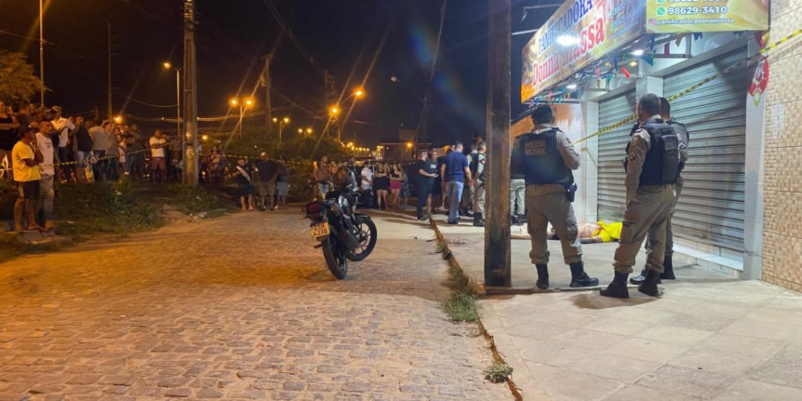 Tiroteio em tentativa de assalto deixa dois mortos e mulher ferida, no Valentina