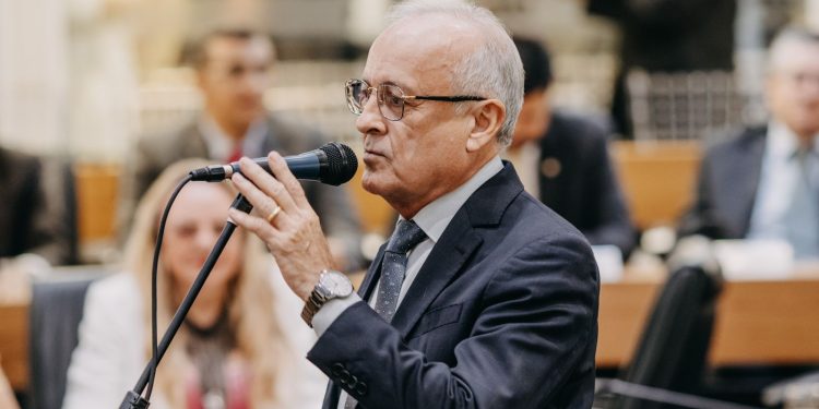 Projeto de Branco Mendes tem beneficiado sociedade paraibana com fim de ‘quarentena’ para reconhecimento de firma e autenticação de documentos pelos cartórios