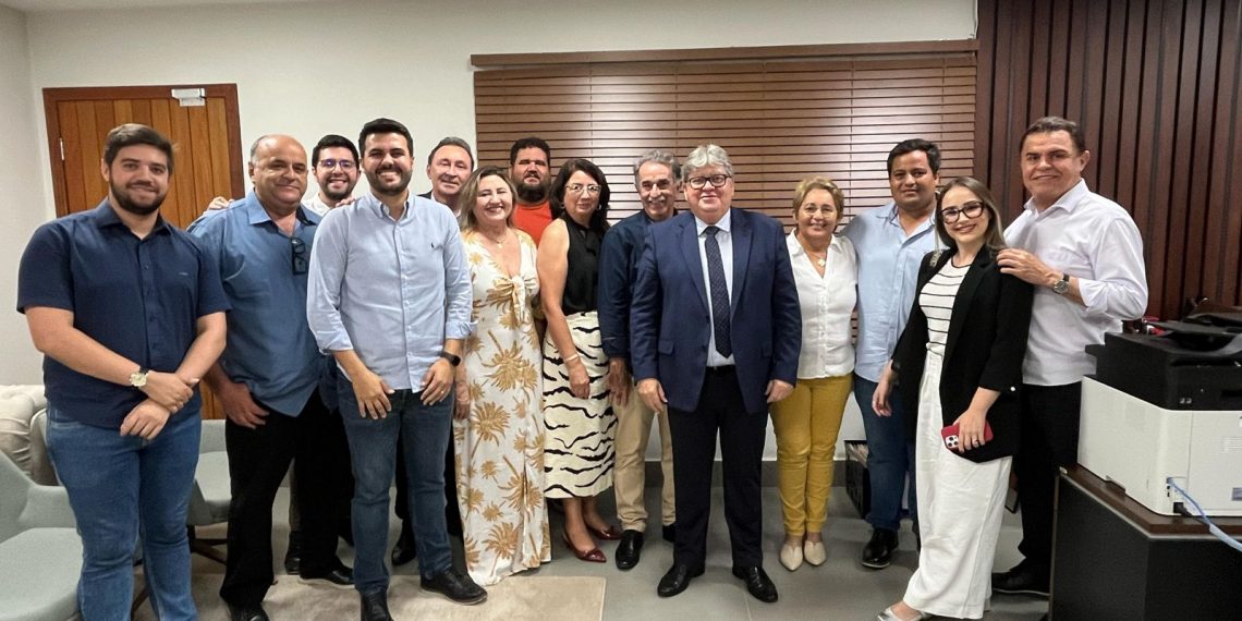 João Azevêdo promove a união da situação e oposição também em Uiraúna