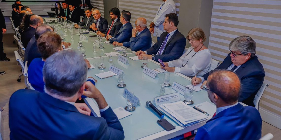 Cícero Lucena assina Termo de Cooperação com TJPB que prevê execução fiscal de dívidas tributárias