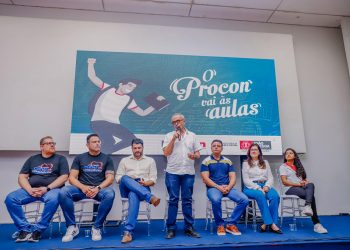 Prefeito lança versão 2024 do Programa Procon vai às aulas para alunos da Rede Municipal, com auxílio de R$ 700