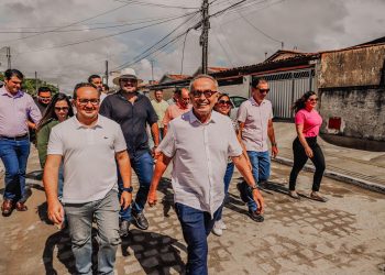 Cícero Lucena entrega 35 ruas pavimentadas e estruturadas pela Prefeitura em 21 bairros