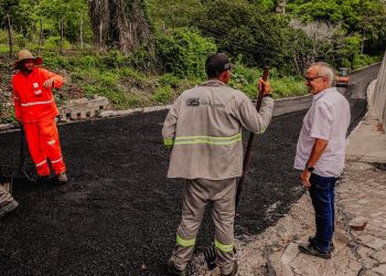 Prefeito fiscaliza obras de ligação asfáltica dos bairros Água Fria e Bancários que serão concluídas nesta quinta-feira