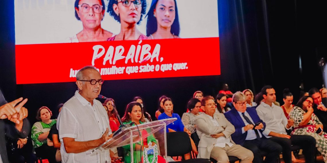 Cícero Lucena defende mais direitos e oportunidades durante evento alusivo ao Dia Internacional da Mulher