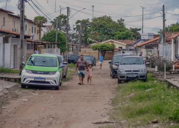 Cícero Lucena autoriza pavimentação de 27 ruas no Valentina, que ficará 100% pavimentado