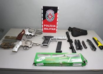 PM apreende menor com arsenal de armas em Sapé