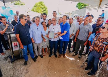 Cícero Lucena autoriza pavimentação em nove ruas do Jardim Veneza e Bairro das Indústrias