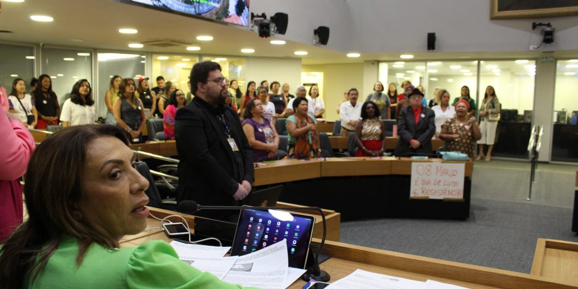 ALPB realiza sessão especial em alusão ao Dia Internacional da Mulher