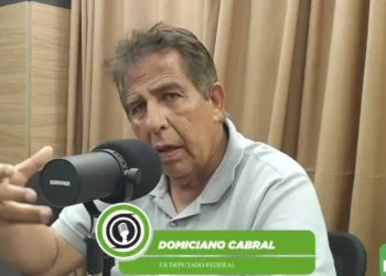 Ex-deputado Domiciano desafia prefeita de Bayeux: “Cadê o dinheiro dos royalties, pra onde foi?”