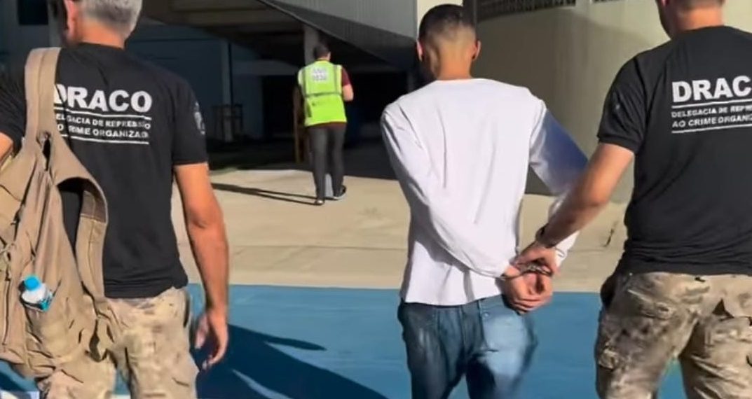 Ônibus incendiado: suspeito de comandar crime é transferido para João Pessoa