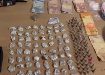 Polícia desmonta “boca de fumo” e apreende drogas, armas, munições e dinheiro no bairro do Altiplano