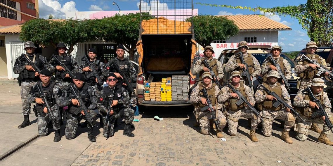 PM apreende mais de 100 kg de drogas trazidas do Norte do país para o Sertão da PB