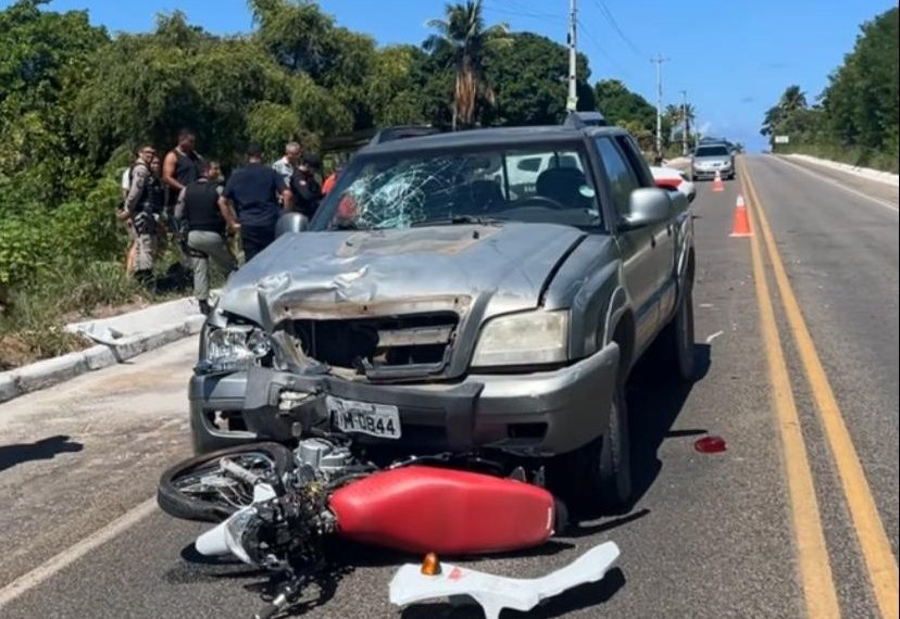 Jovem morre após ser atropelada por caminhonete e arrastada por mais de 10 metros, na PB 008