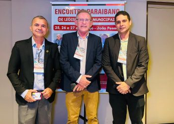 Presidente da Câmara de Pedras de Fogo representa o Poder Legislativo no Encontro Paraibano de Legisladores Municipais