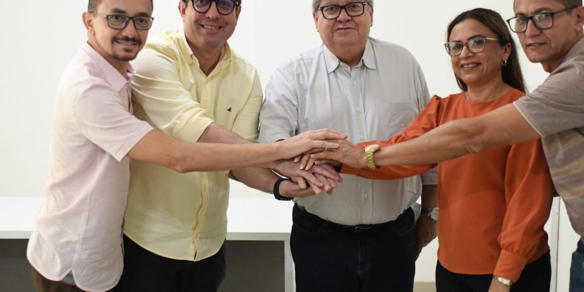 Candidatos à reeleição, prefeitos de Tavares e São Domingos se filiam ao PSB 