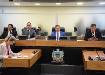 ALPB debate prerrogativas do Poder Legislativo Estadual em sessão especial