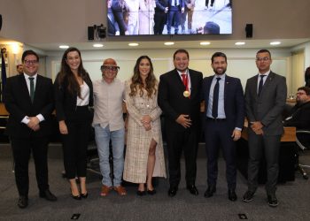 Assembleia Legislativa homenageia o humorista Renan da Resenha