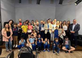 Cícero Lucena recebe prêmio Orgulho Autista Brasil em reconhecimento ao trabalho de inclusão social em João Pessoa