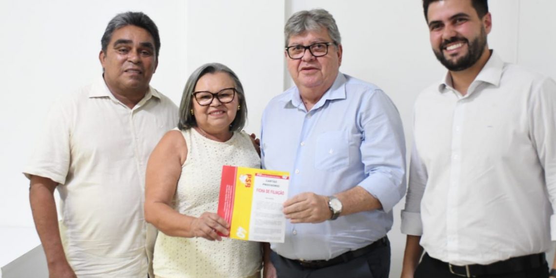 Pré-candidata a prefeita de Mari deixa MDB e se filia ao PSB